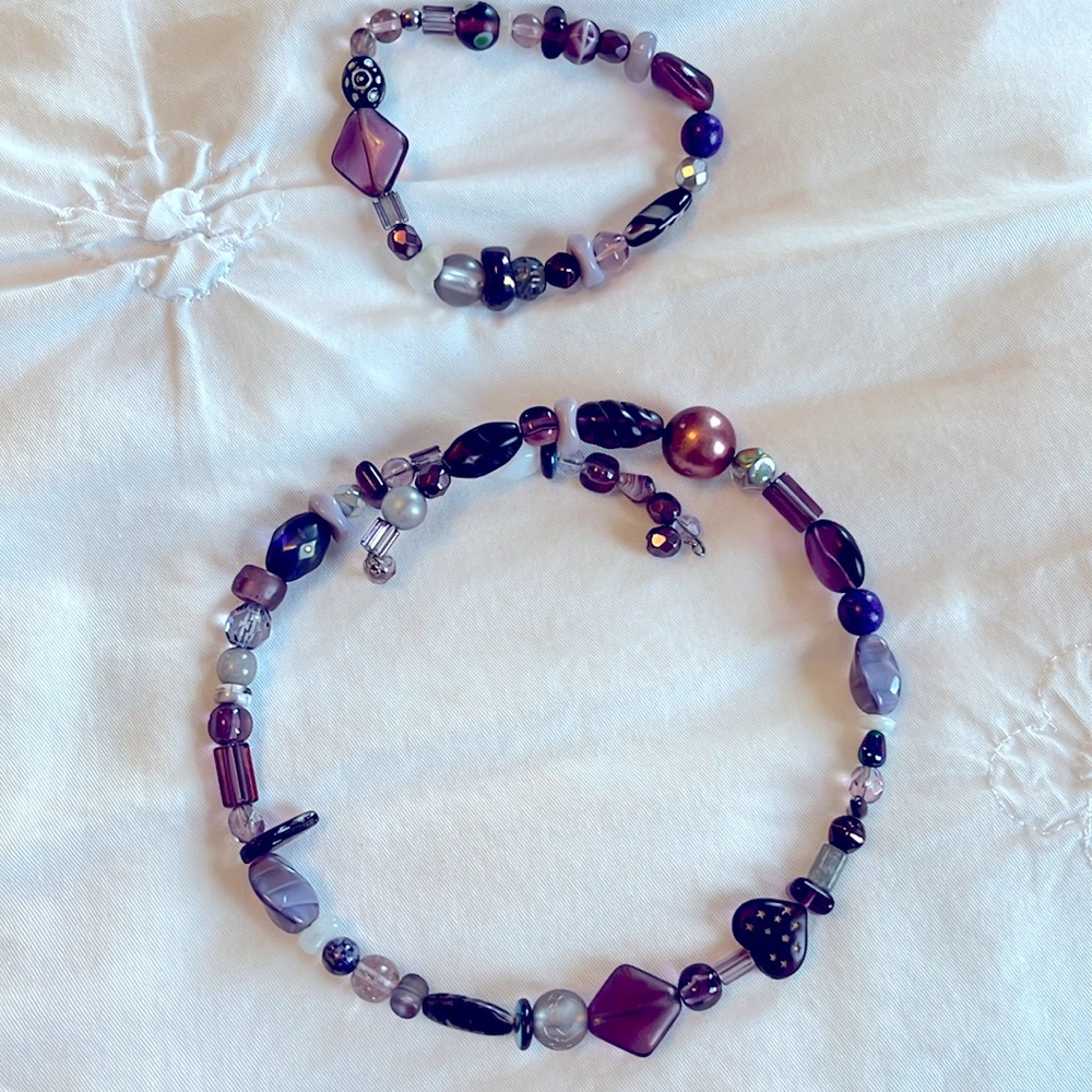 Custom abstract purples memory wire necklace and elastic bracelet